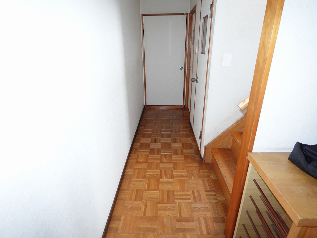 1980s steel-frame house, 17-min walk to station, Nagano