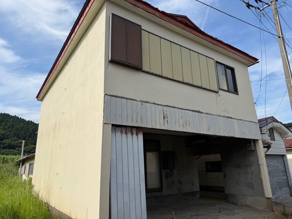 House, 17-min walk to station, Akita