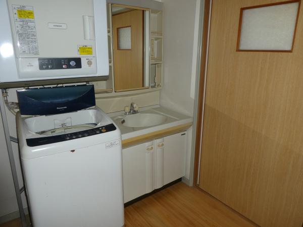 1990s wood house, 20-min walk to station, Ehime
