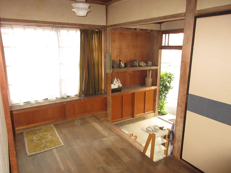 1960s wood house, 12-min walk to station, Iwate
