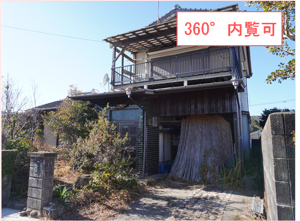 Family-friendly! Good sunlight, convenient location in town center.