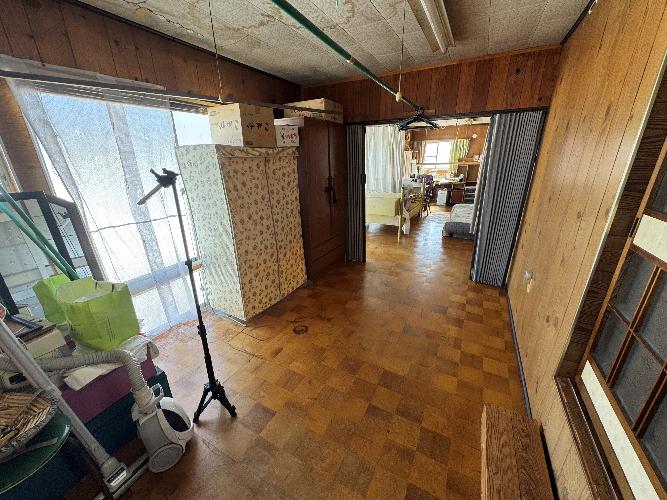 1970s wood house, 14-min walk to station, Tokamachi, Niigata