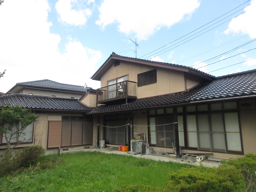 1980s wood house, 9-min walk to station, Iwate