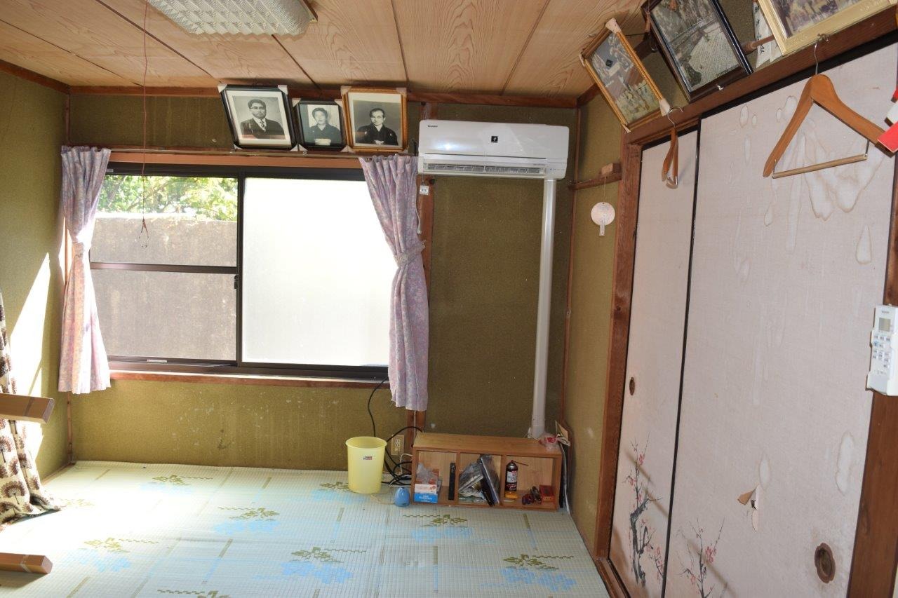 1980s wood house in Kochi