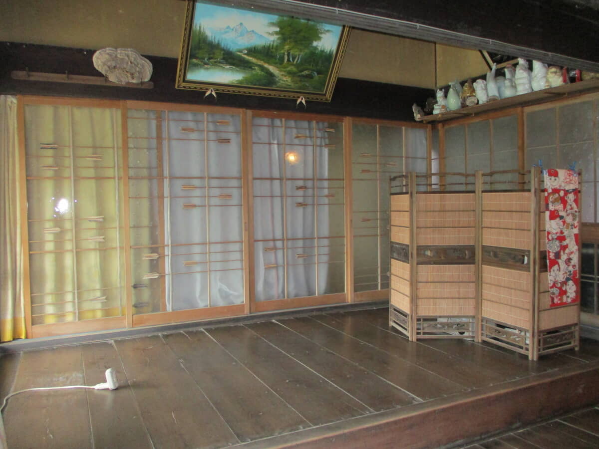 1860s wood house on a large plot in Hiroshima