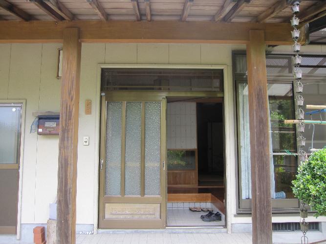 1980s wood house on a large plot in Togo, Satsumasendai