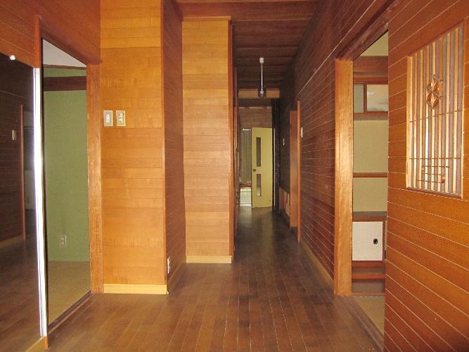 1970s wood house, 15-min walk to station, Satsumasendai