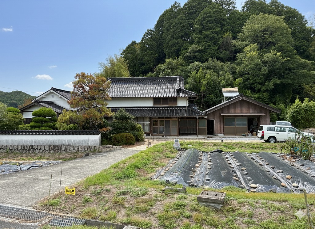 Wood house on a large plot in Yamaguchi