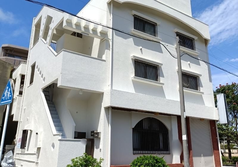 1980s concrete house in Nishizaki, Itoman