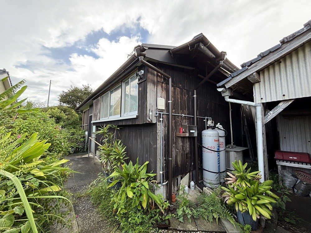1960s wood house near the coast in Togata, Ibusuki