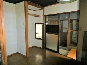 1930s wood house, 1-min walk to station, Shimane
