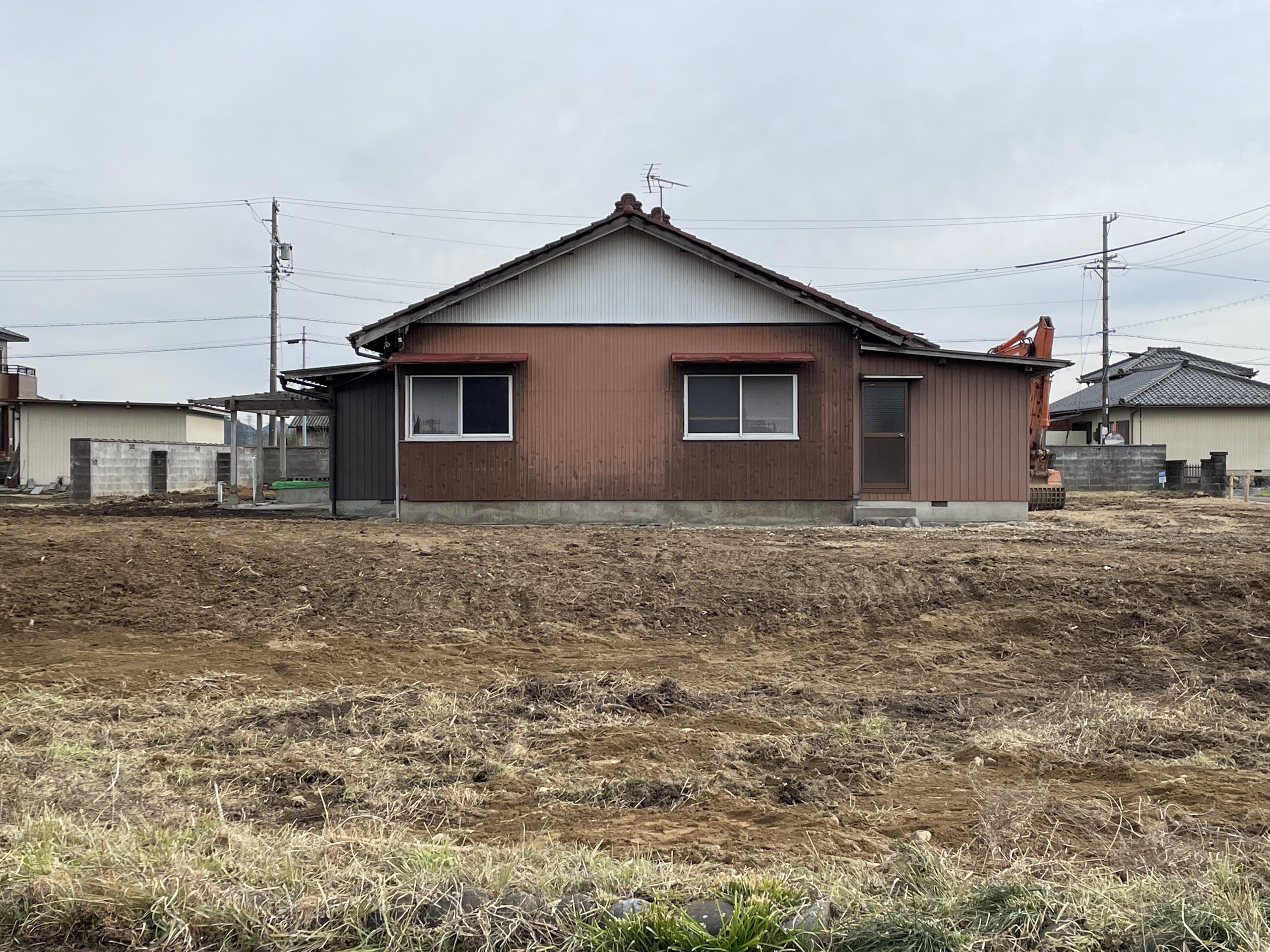 1960s wood house on a large plot in Gifu