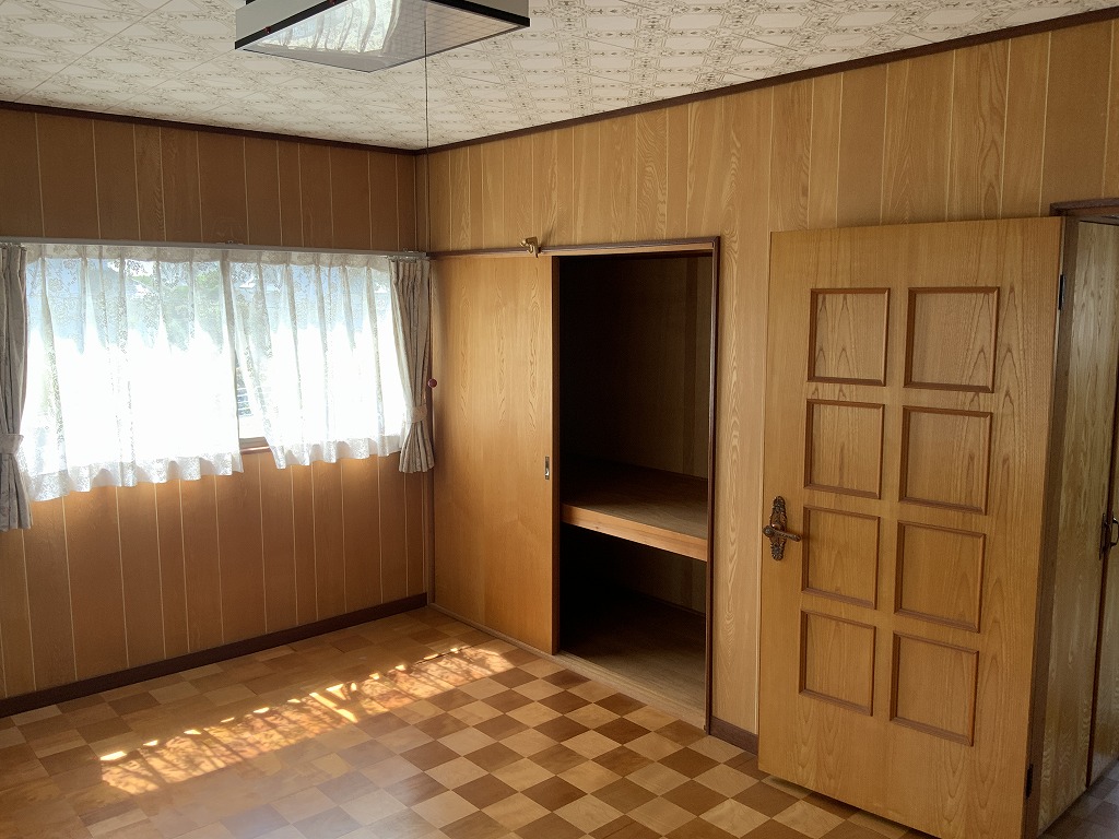 1980s wood house, 11-min walk to station, Yamaguchi