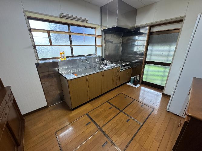 1960s wood house, 19-min walk to station, Tokamachi, Niigata