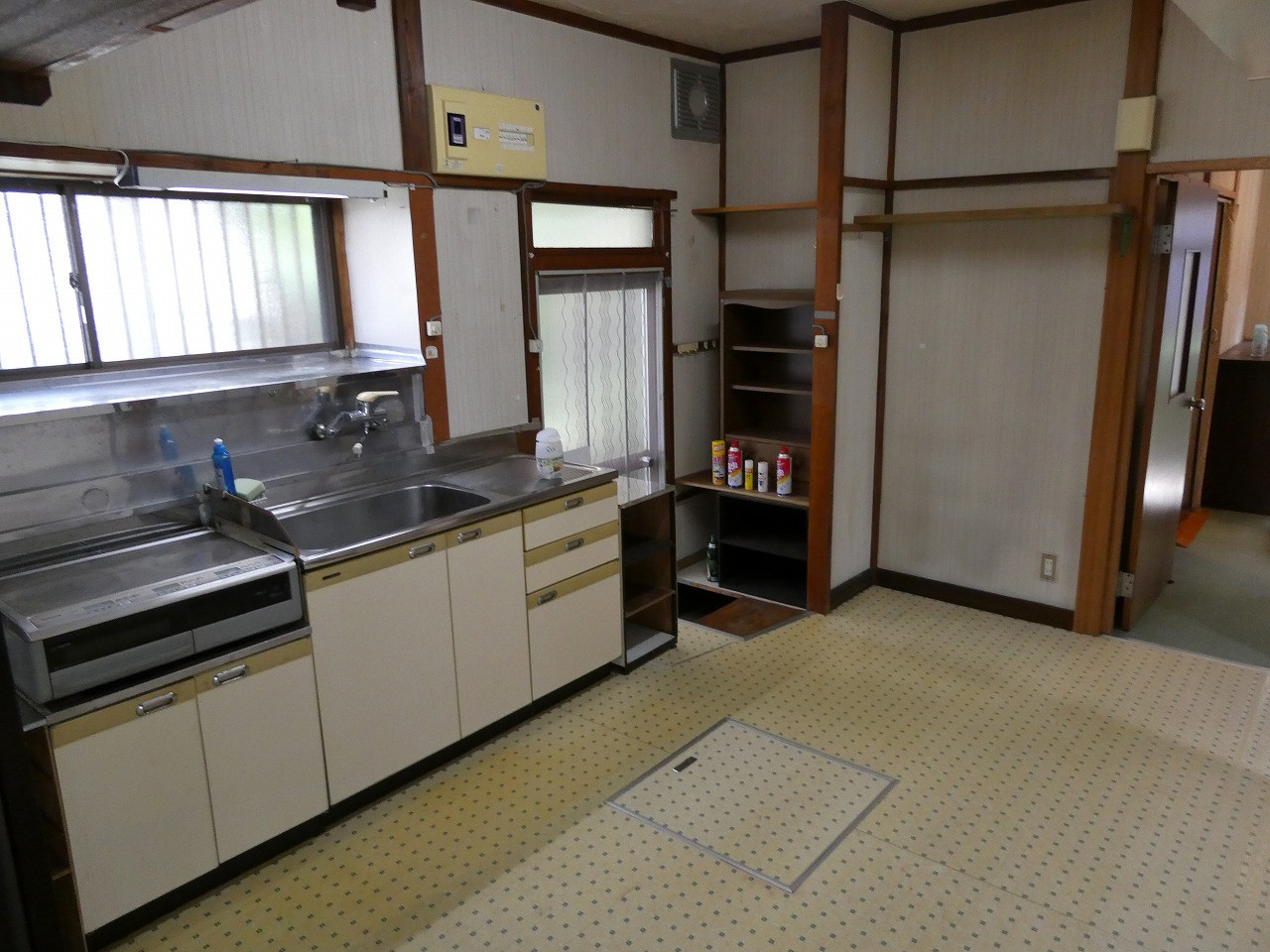 1970s wood house in Utsunomiya, Tochigi