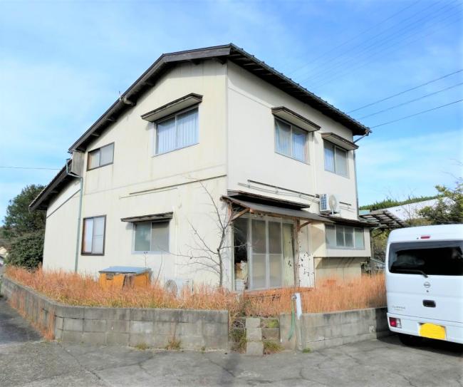 1960s wood house, 16-min walk to station, Shimane