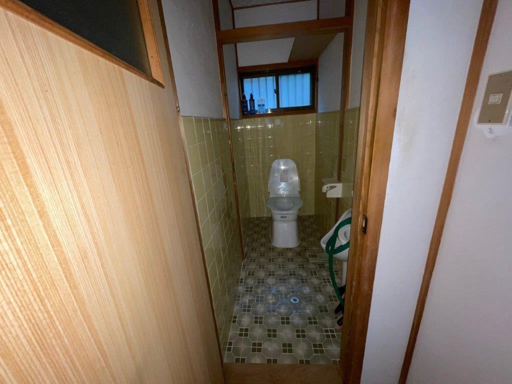 1980s wood house in Kochi