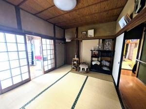 1960s wood house, 1-min walk to station, Shimane