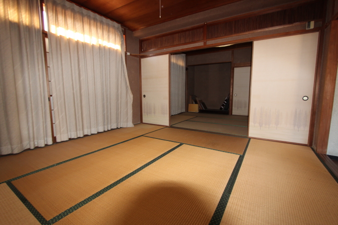 1960s wood house, 16-min walk to station, Gifu
