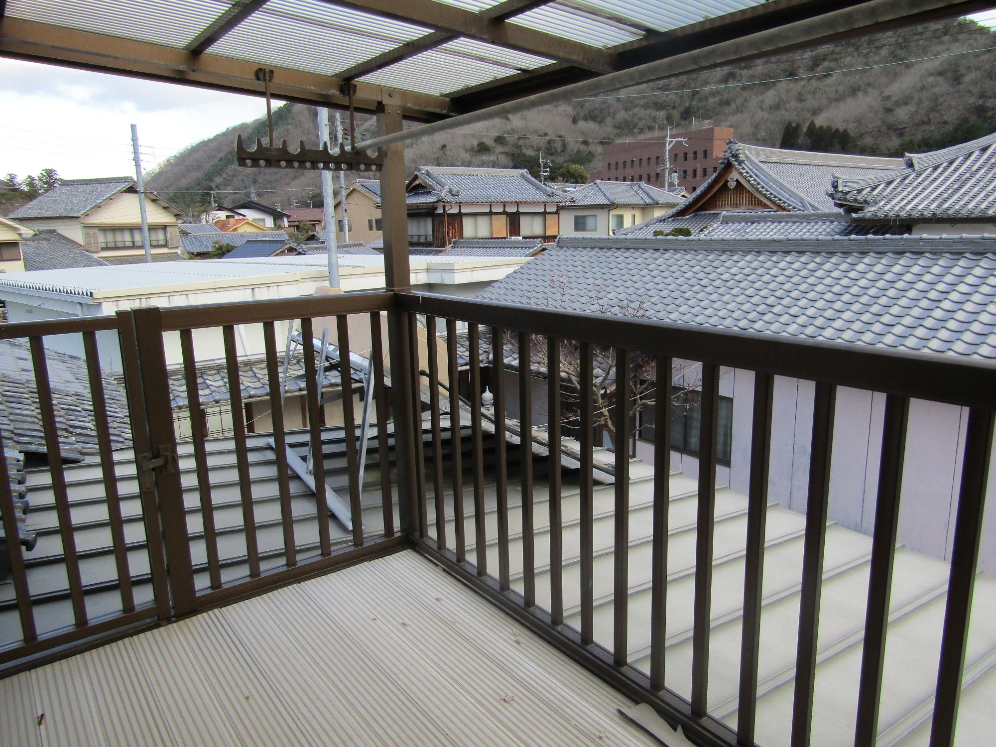 Under Negotiation: A-120 Property near elementary school in town center