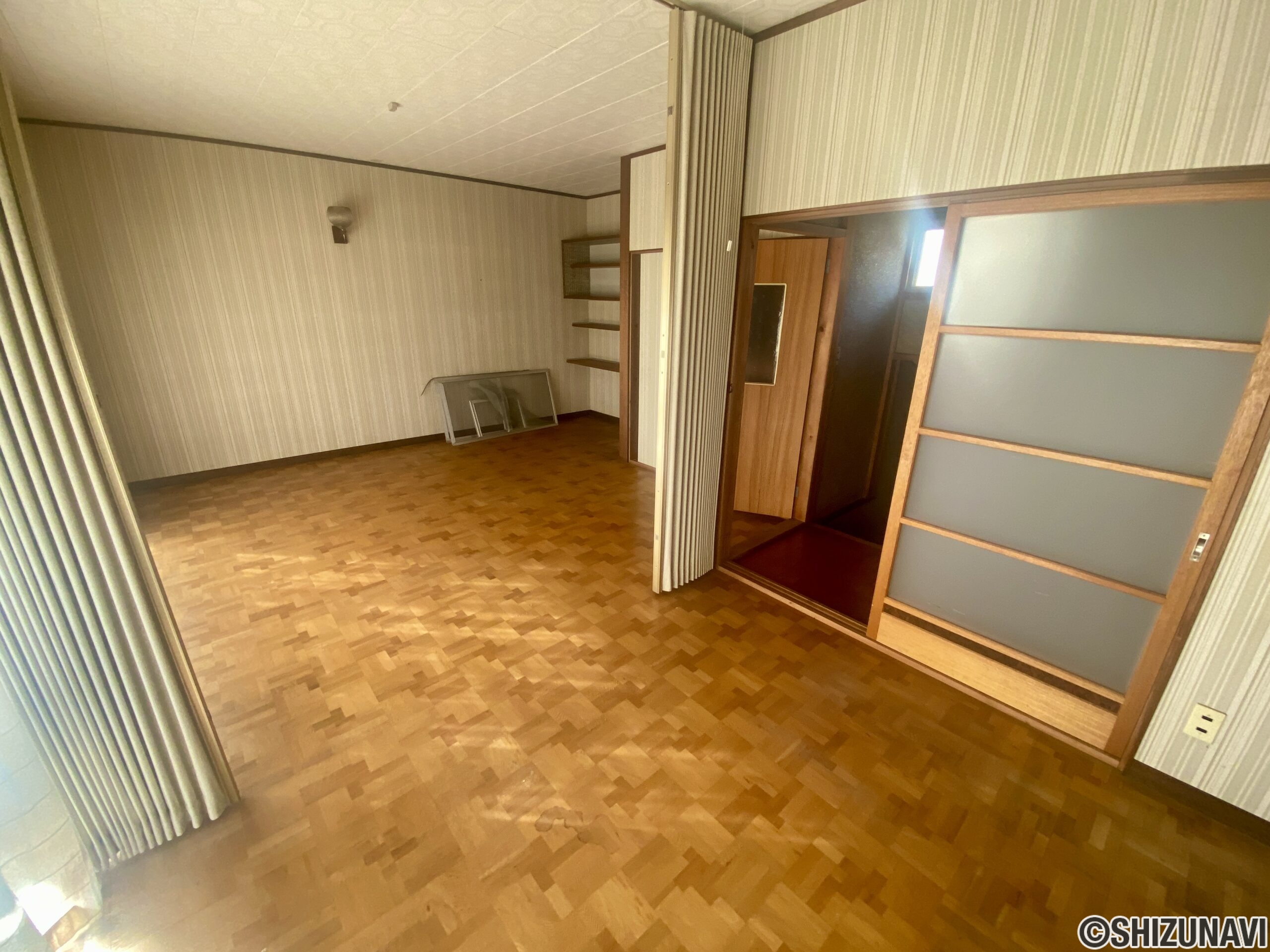 1970s wood house, 8-min walk to station, Shizuoka