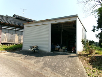 1960s wood house with outbuildings in Niigata