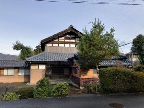 1920s wood house on a large plot in Fukui