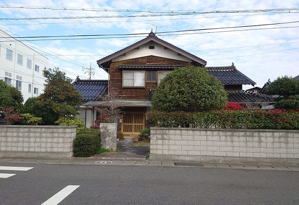 1970s wood house, 3-min walk to station, Tottori