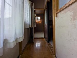 1980s wood house on a large plot in Yamagata
