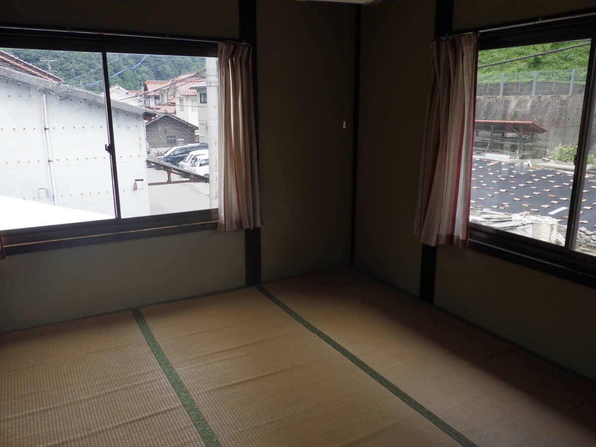 1980s wood house in Hiroshima
