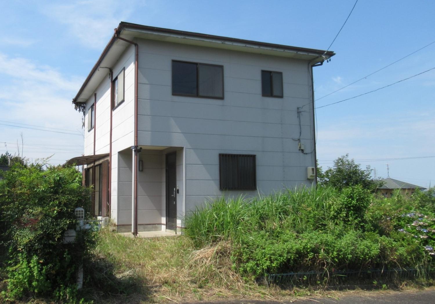 2LDK wooden 2-story house in a quiet residential area