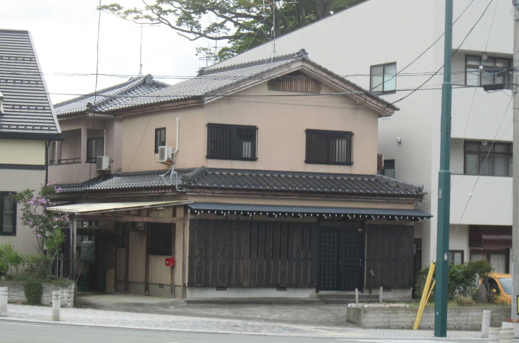 1990s house, 1-min walk to station, Akita