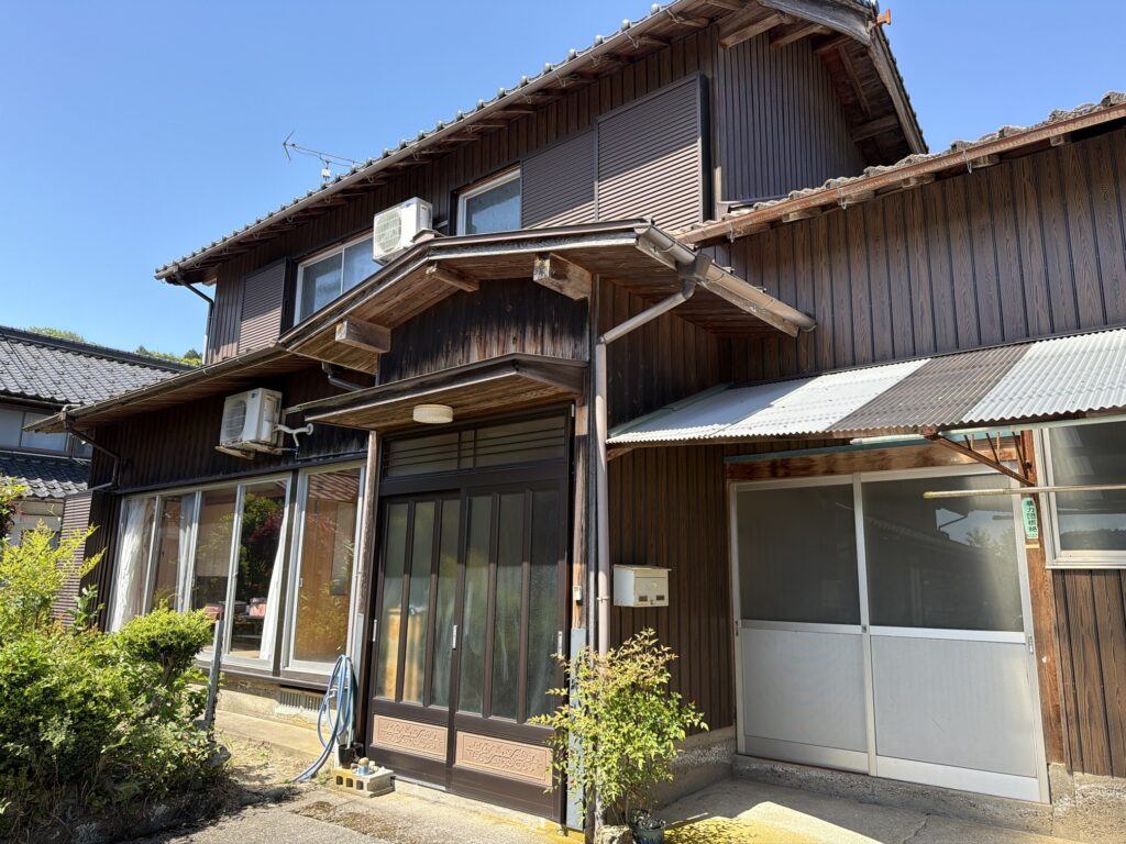 1970s wood house in Omiya, Kyotango, farmland, approval needed