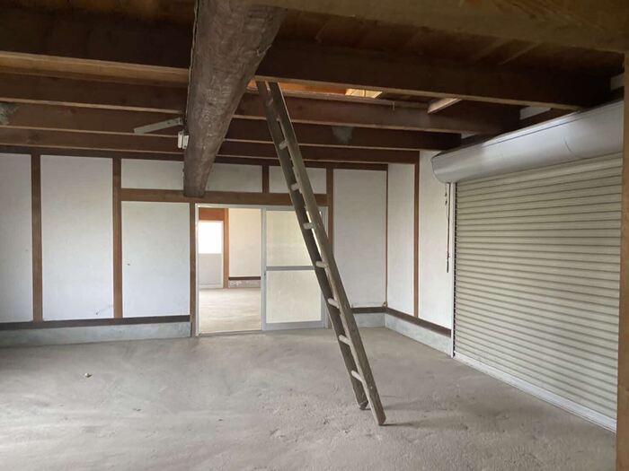 Wood house on a large plot in Kagawa