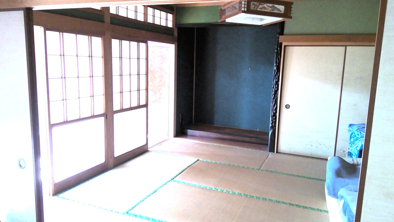 1960s wood house on a large plot in Koyama, Kimotsuki