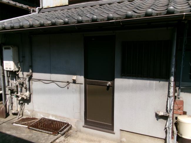 1970s wood house on a large plot in Okayama