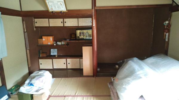 1960s wood house with storehouses in Hyogo