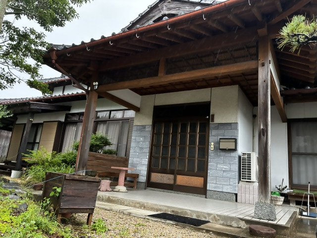 1980s wood house on a large plot in Saga