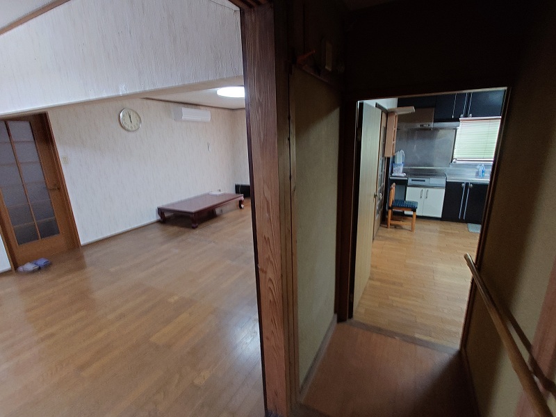 1980s wood house, 2-min walk to station, Tottori