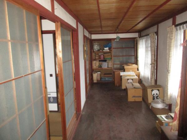 1950s wood house on a large plot in Okayama