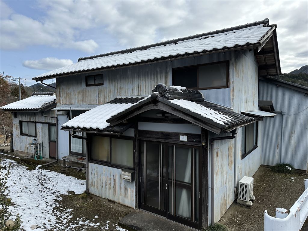 1970s wood house, 10-min walk to station, Gifu