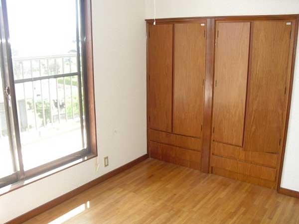 1960s wood house on a large plot in Iwate