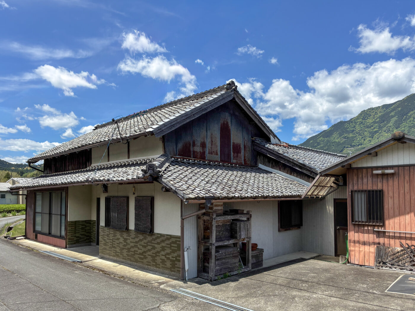 Wood house in Matsusaka Kahada