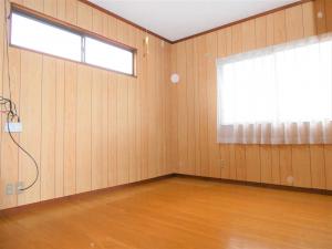 1970s wood house, 17-min walk to station, Shimane