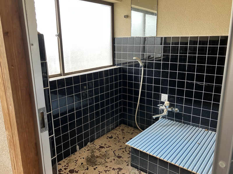 1980s wood house, 10-min walk to station, Tottori
