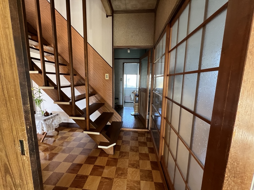 Viewing Appointments Accepted! 7 minutes on foot from Suzuran-no-Sato Station. 2-story house with convenient floor plan.