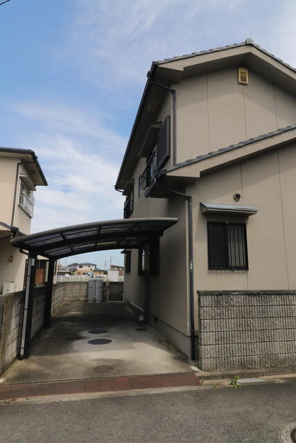 1990s wood house, 4-min walk to station, Kagawa