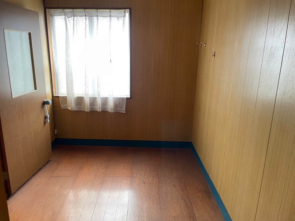 1960s wood house, 3-min walk to station, Toyama