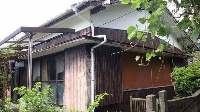 1960s wood house, 17-min walk to station, Nagasaki