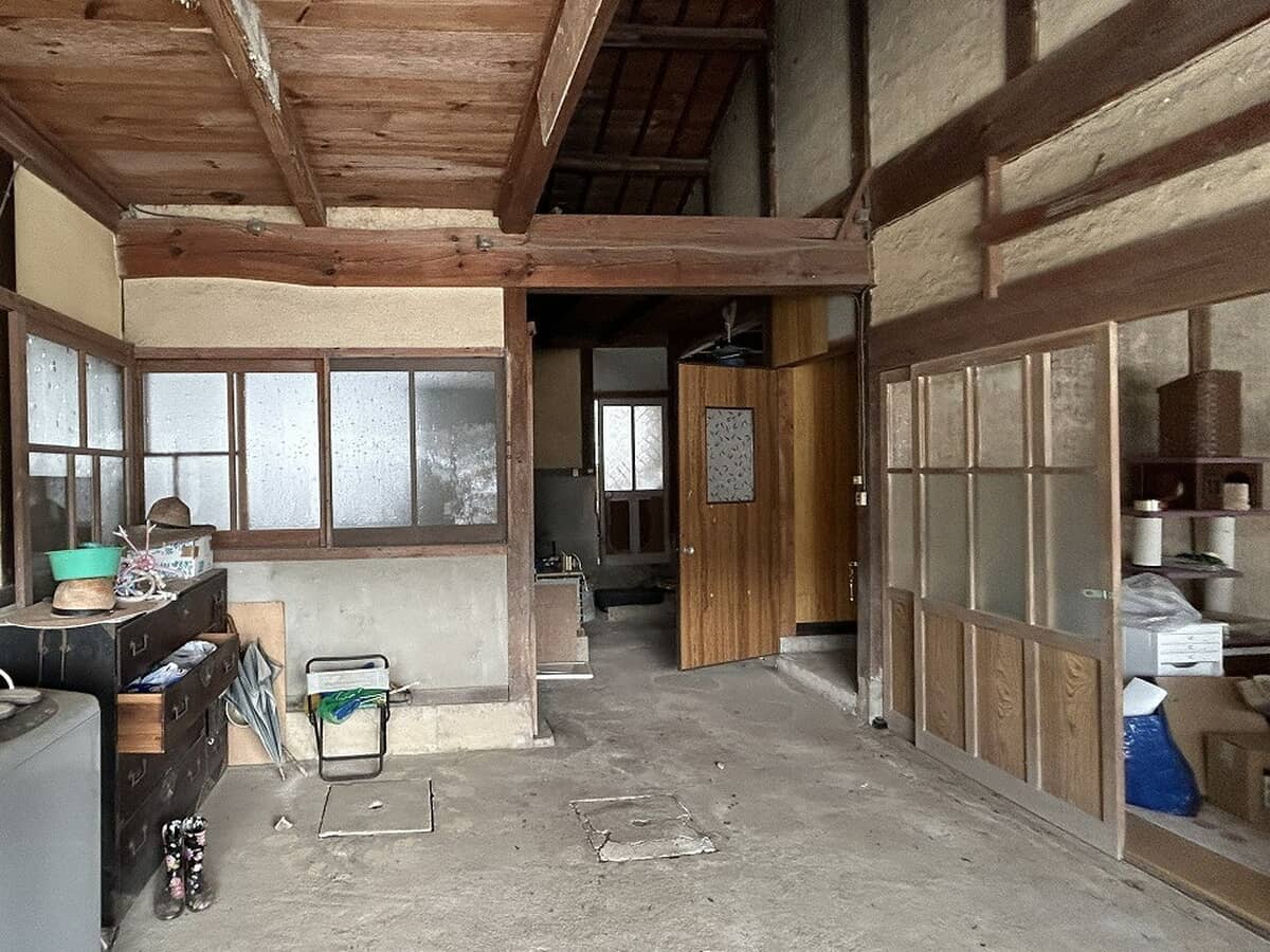 1920s wood house on a large plot in Hiroshima